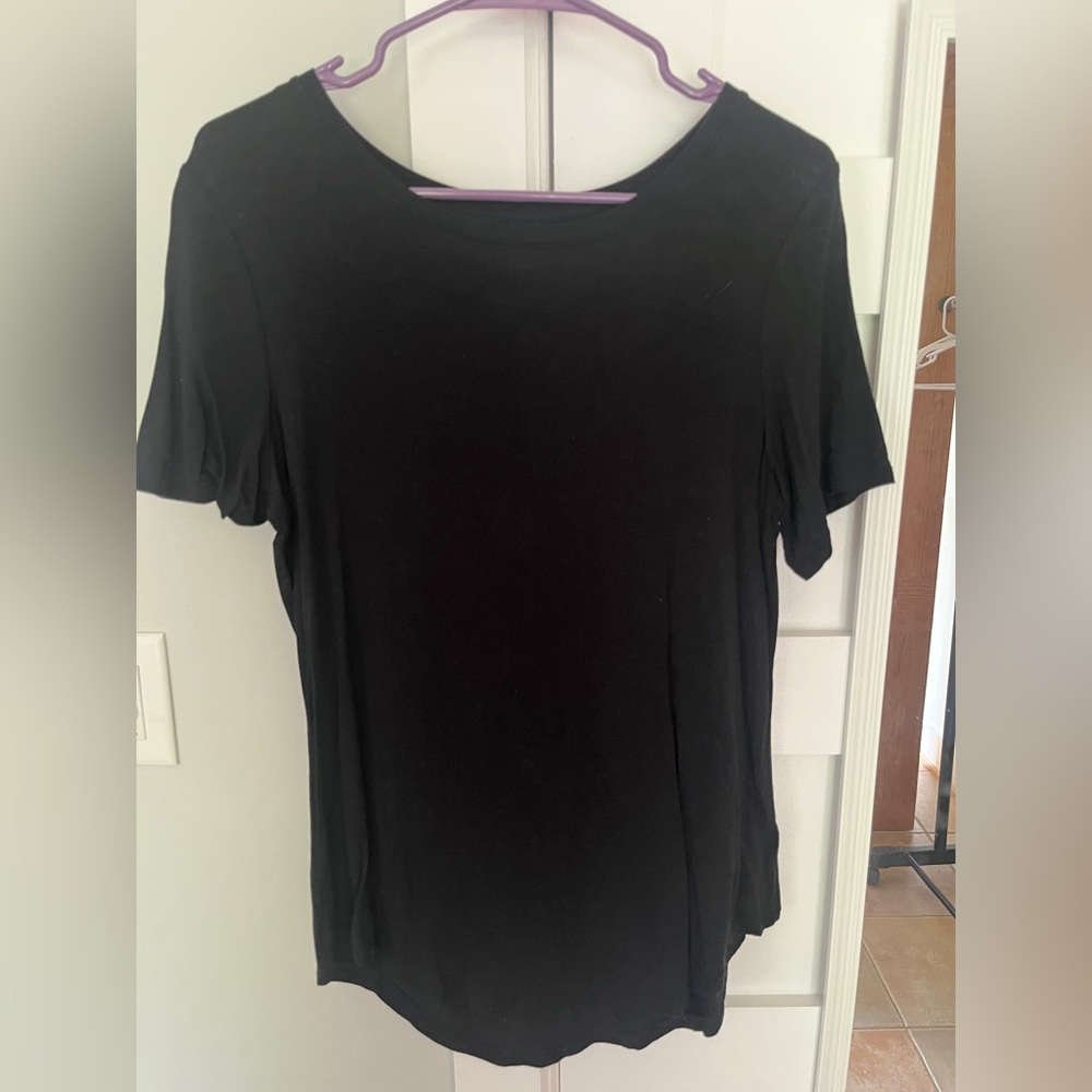Old navy black tee